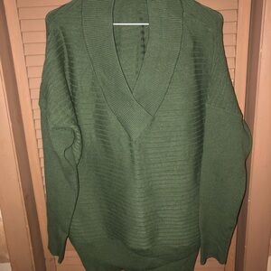 Time and Tru Women's V-Neck Sweater - Olive Green